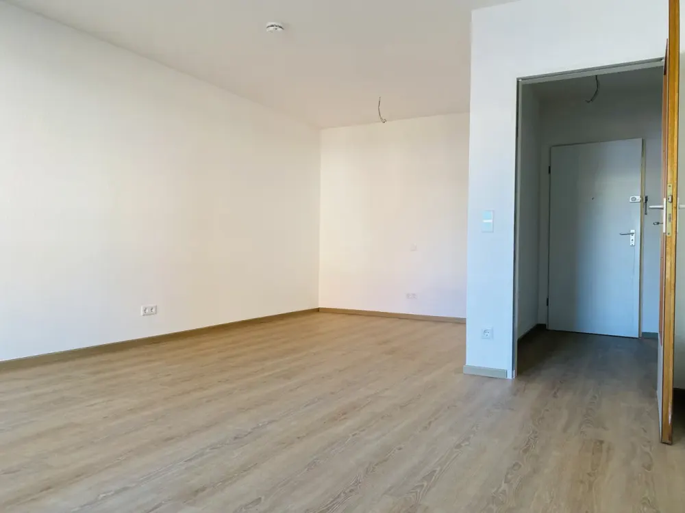 Modernized 1-Room Apartment in Köln-Ehrenfeld, from 50+ Seniors