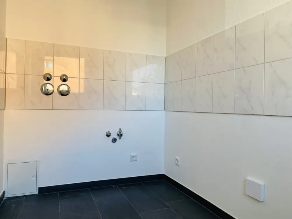 Modernized 1-Room Apartment in Köln-Ehrenfeld, from 50+ Seniors