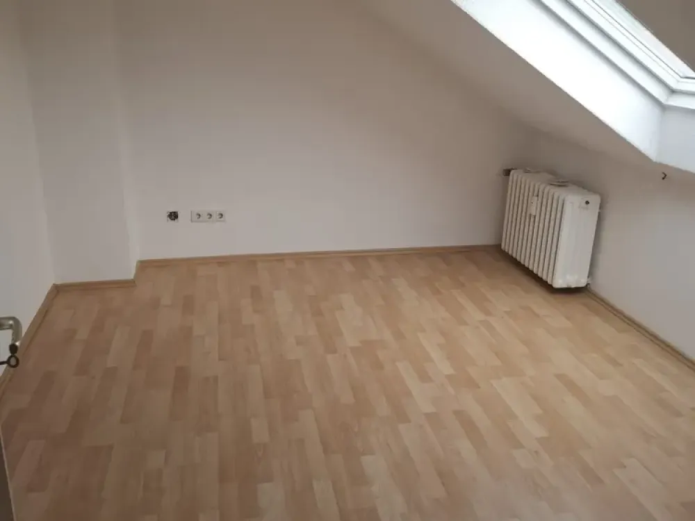 2-Zimmer-Dachgeschosswohnung im gepflegten 3-Familienhaus in Dortmund-Brackel