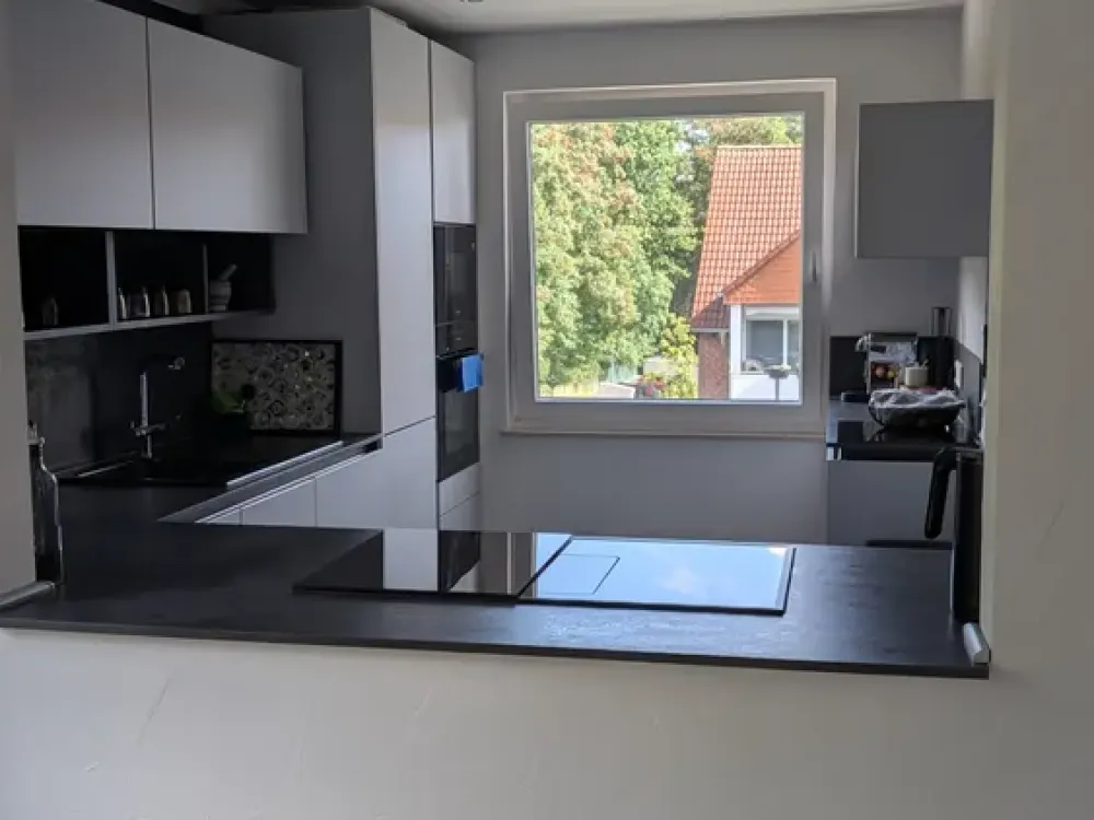 Plenty of Space for Everyday Life: 4-Room Apartment in Schwerte with New Fitted Kitchen