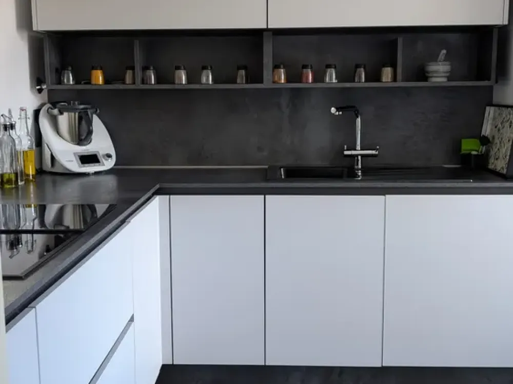 Plenty of Space for Everyday Life: 4-Room Apartment in Schwerte with New Fitted Kitchen