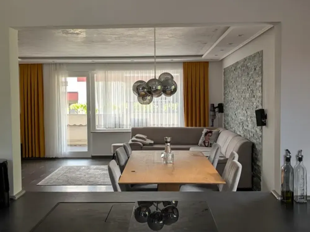 Plenty of Space for Everyday Life: 4-Room Apartment in Schwerte with New Fitted Kitchen