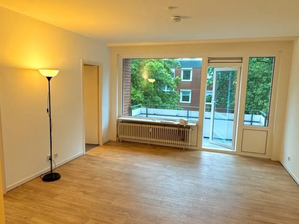 1.5-Room Apartment with Balcony - Available Immediately