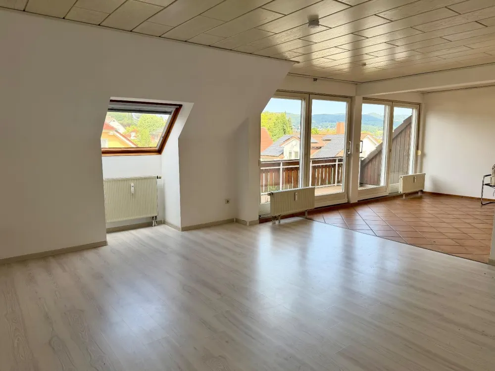 Helle 100qm Wohnung mit Maisonette-Option & großem Balkon