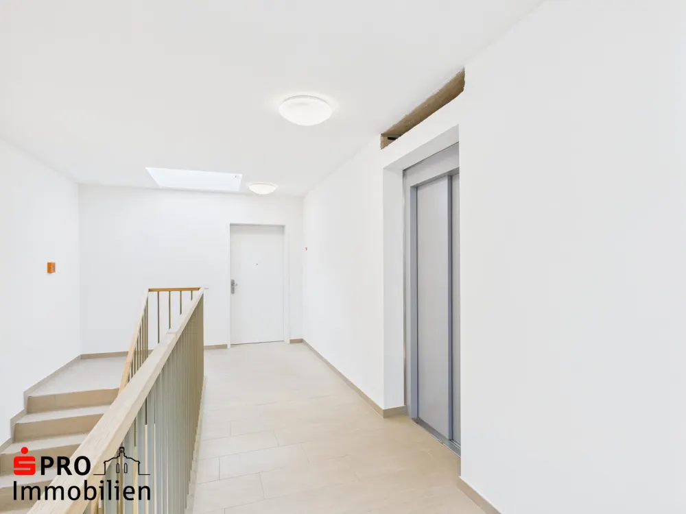 Living at Franzenbrunnen: Barrier-free Apartment with Balconies