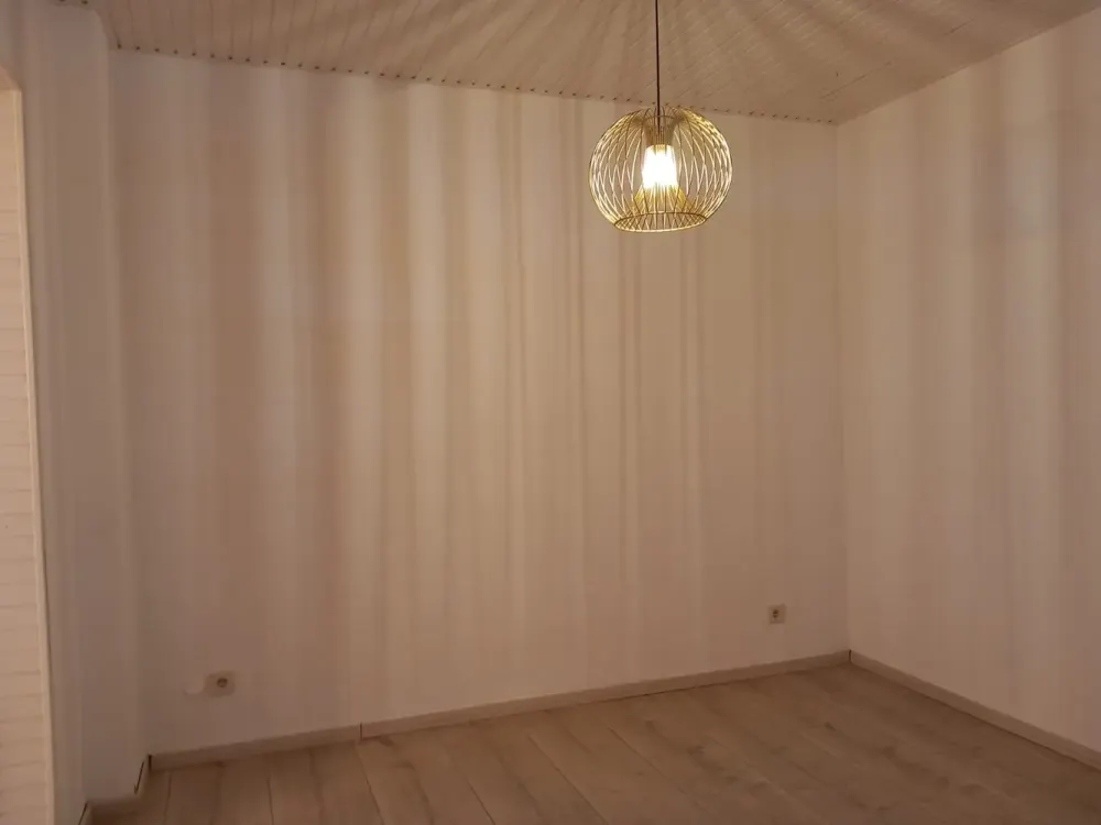 Großzügig geschnittene Altbauwohnung in günstiger Lage - WG-geeignet!