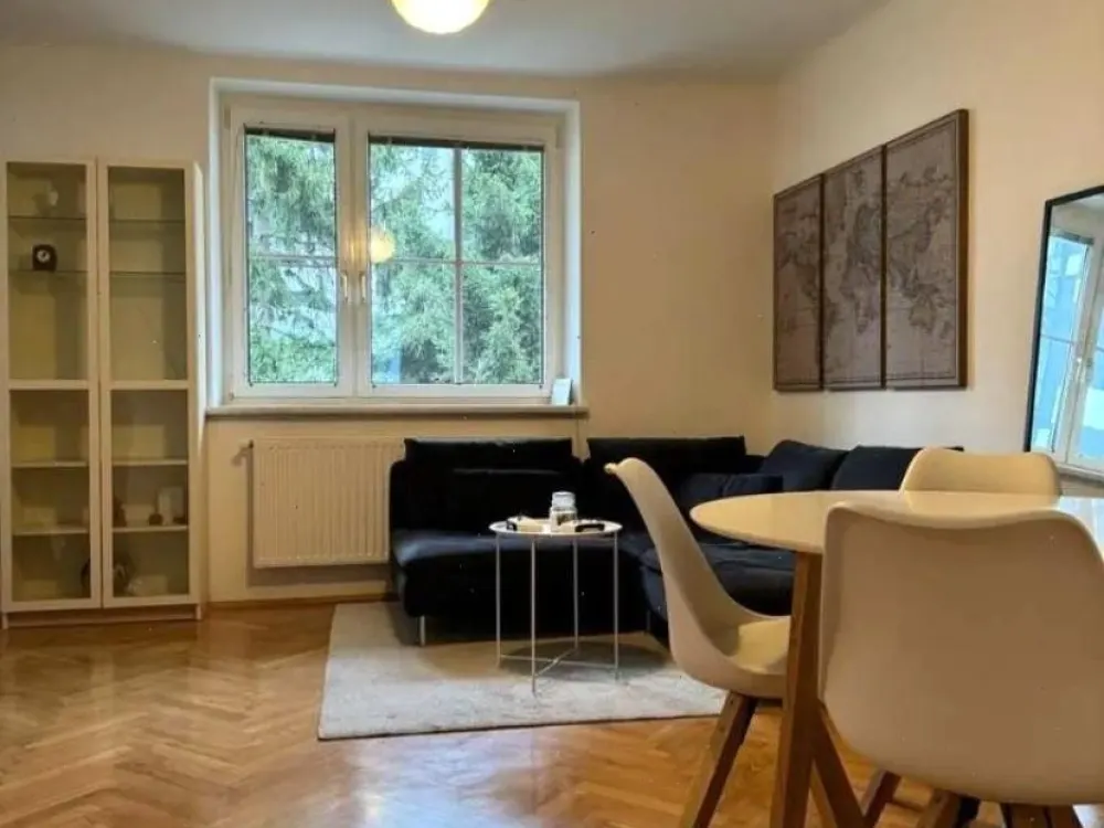 Privat! Gemütliche 2 Zimmer Wohnung! Unmöbliert!