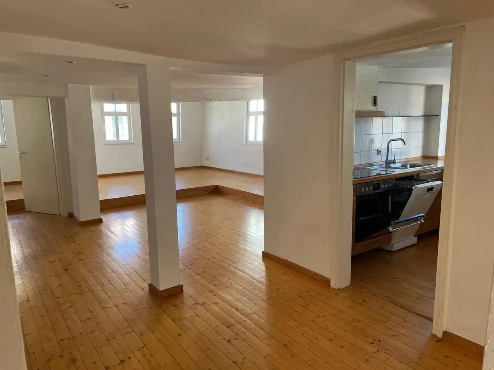 Bad Homburg Louisenstraße: schöne 4 ZKB und Balkon, saniert
