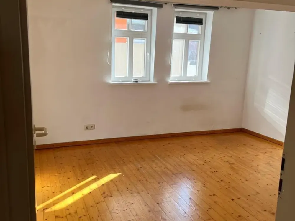 Bad Homburg Louisenstraße: schöne 4 ZKB und Balkon, saniert