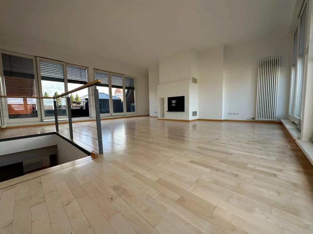 ruhige Maisonette Wohnung mit Klimaanlage und Kamin