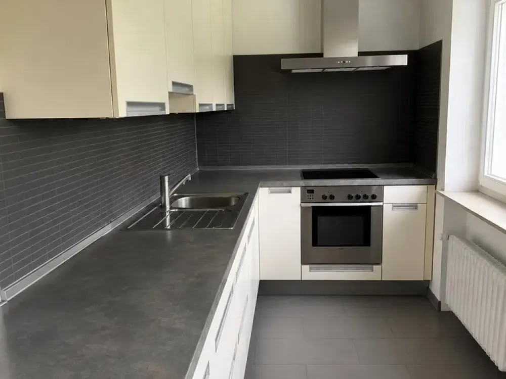 Quiet 3-Room Apartment with a View of Greenery!!!
