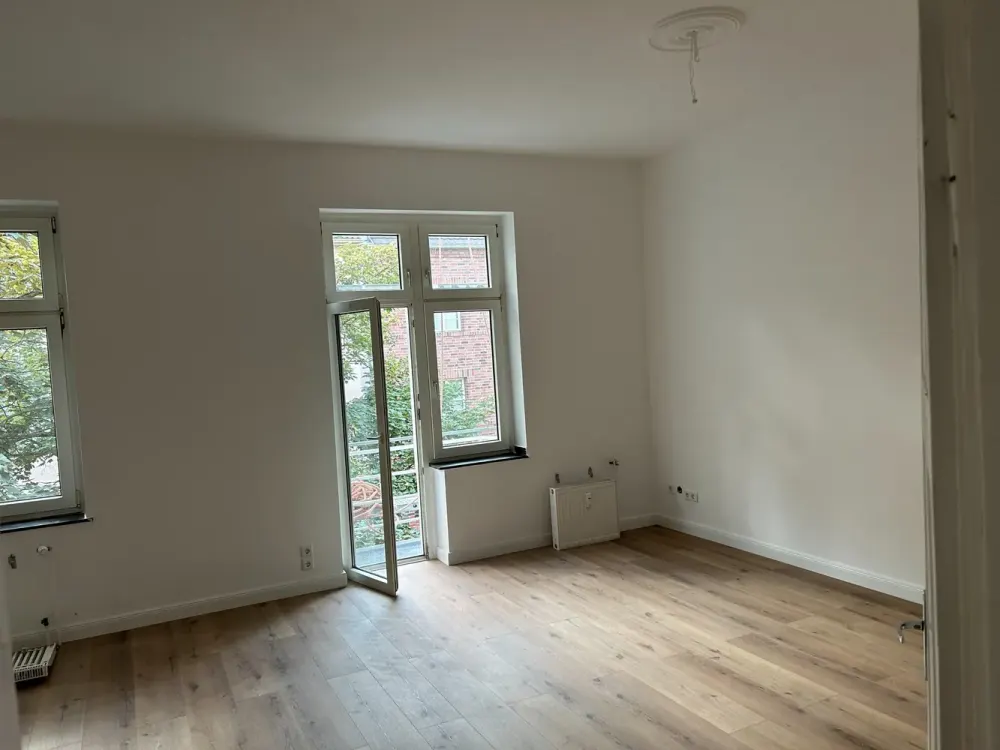 Sanierter und ruhiger Altbau: 3-Zimmer-Wohnung 125qm in Düsseldorf-Bilk