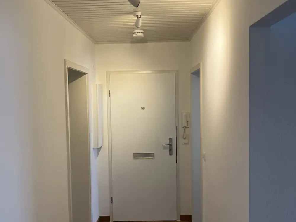 شقة مشرقة من 3 غرف في شارع Seilerstr. مع جراج وشرفة ومطبخ مجهز في أفضل موقع في حي Südstadt