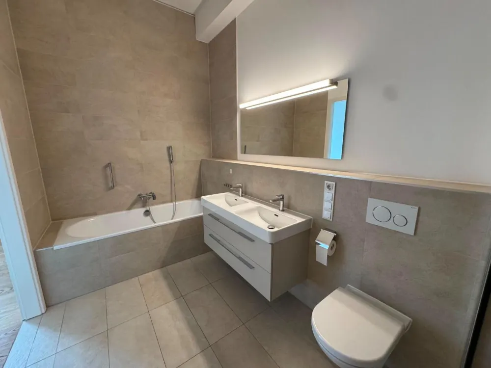 Modernität und gutes Design, 3-Zimmer Wohnung mit Einbauküche