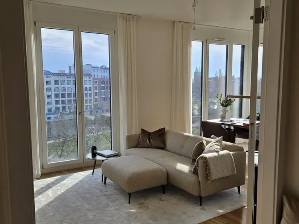 4 Zimmer Wohnung mit direktem Spreeblick und Weitblick über die Stadt