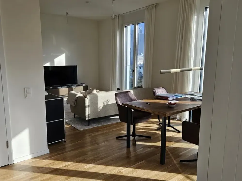 4 Zimmer Wohnung mit direktem Spreeblick und Weitblick über die Stadt