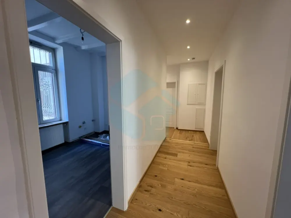 Schöne 5-ZKB Altbauwohnung im 1. OG in Frankfurt-Sachsenhausen!