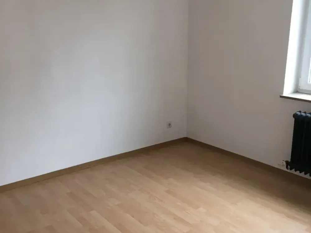 4 Studenten/Studentinnen !! WG - Wohnung mit 4 Räumen, 2 Bäder und EBK in Stuttgart/Berliner Platz