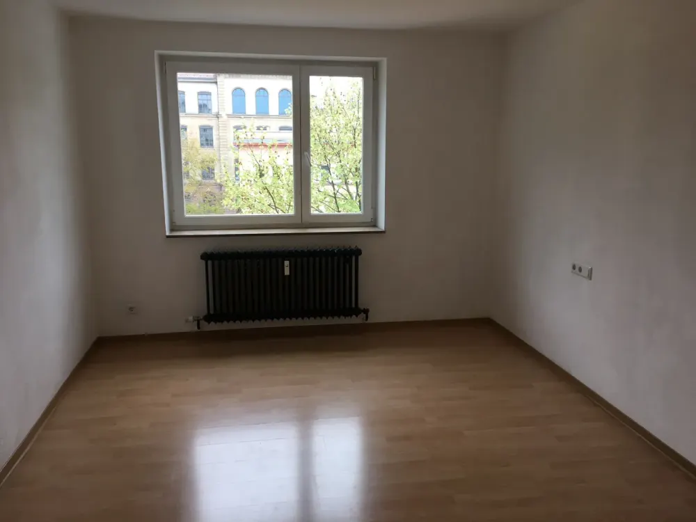 4 Studenten/Studentinnen !! WG - Wohnung mit 4 Räumen, 2 Bäder und EBK in Stuttgart/Berliner Platz