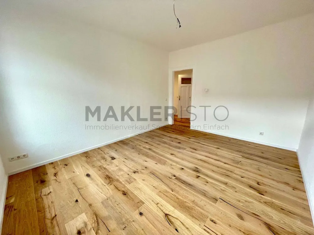 **Barrierefreie, frisch modernisierte 2-Zimmer-Wohnung mit Tageslichtbad & zukünftigem Balkon**