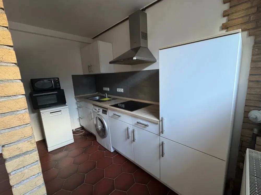 modernisierte 2-Zimmer-Wohnung mit Einbauküche in Frankfurt