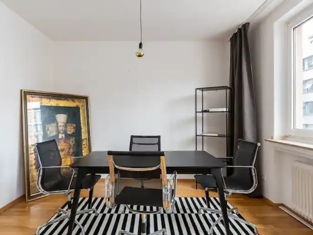 Möbelierte, stilvolle 2,5-Zimmer-Wohnung mit Küche im Herzen von Köln