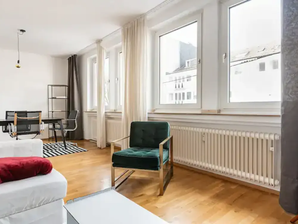 Möbelierte, stilvolle 2,5-Zimmer-Wohnung mit Küche im Herzen von Köln
