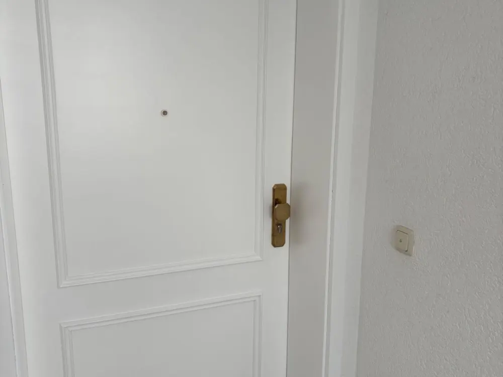 Frankfurt-Sachsenhausen- Vollständig renovierte 3-Zimmerwohnung