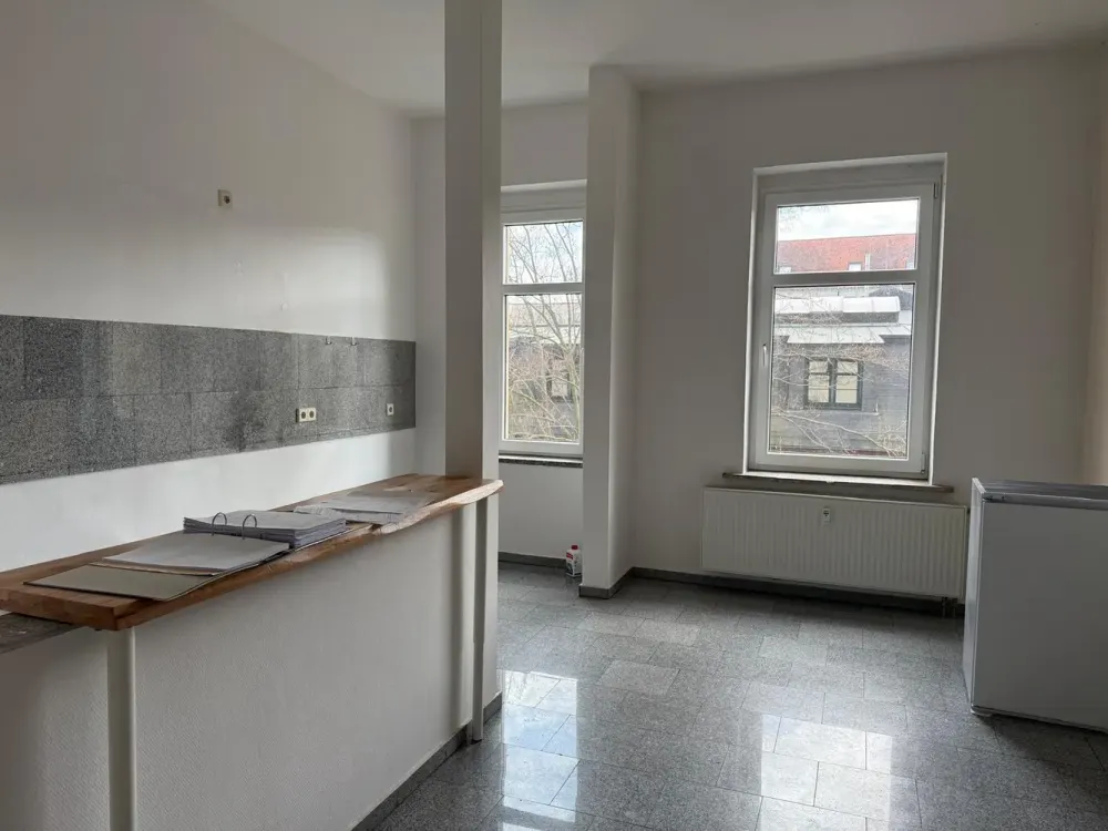 Nähe Uni, beliebtes Reudnitz, helle Wohnküche, großes Tageslichtbad