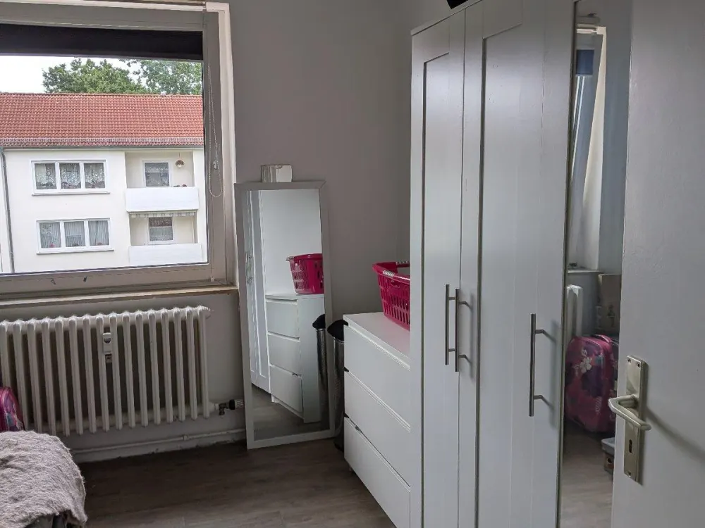 Cozy 3-Room Apartment in Bremen Burglesum Marßel