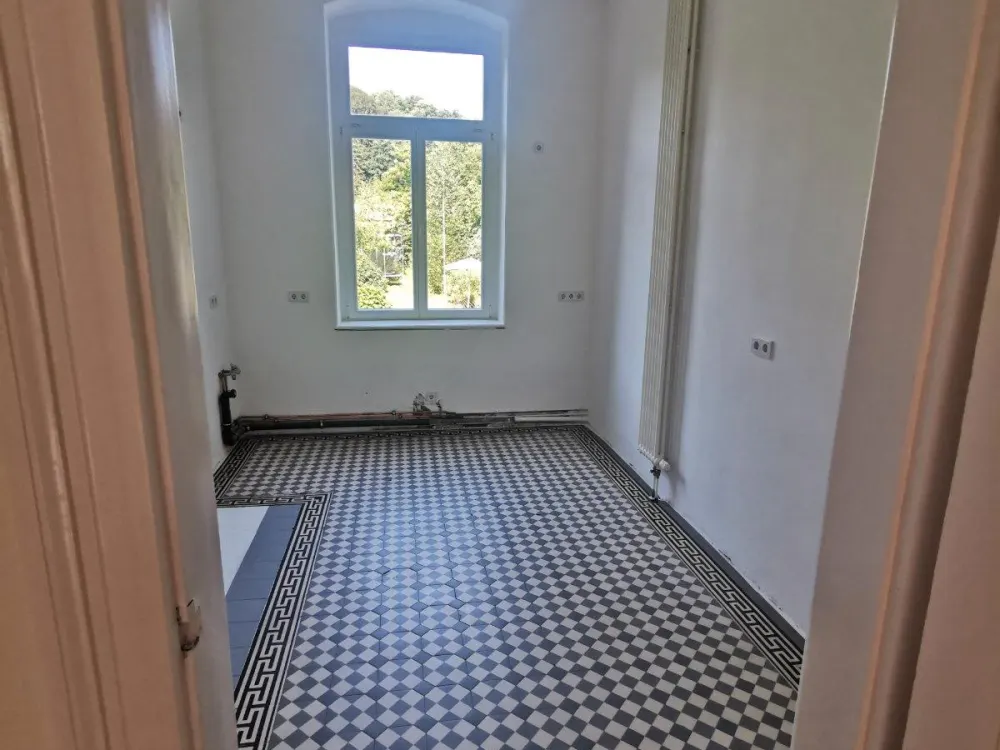 Extravagant 4-Room Apartment in Idyllic Quiet and Green Location