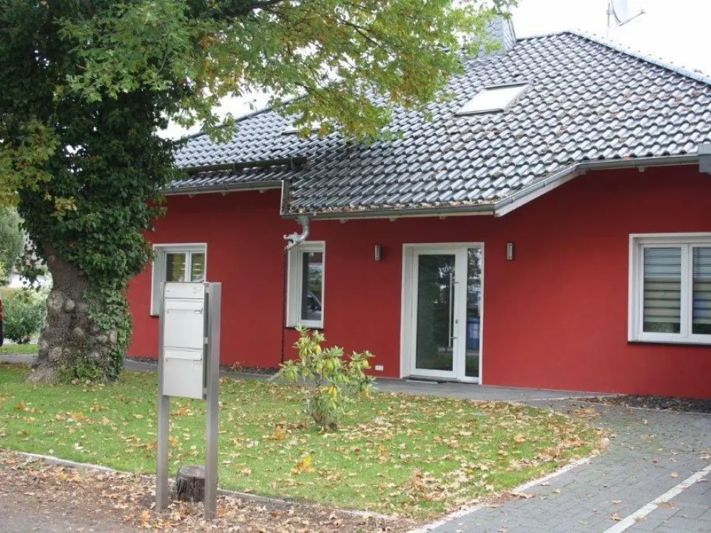 12524 Berlin,DG Whg, 2Zimmer, ruhige Lage,Garten,Klimaan.Tesla