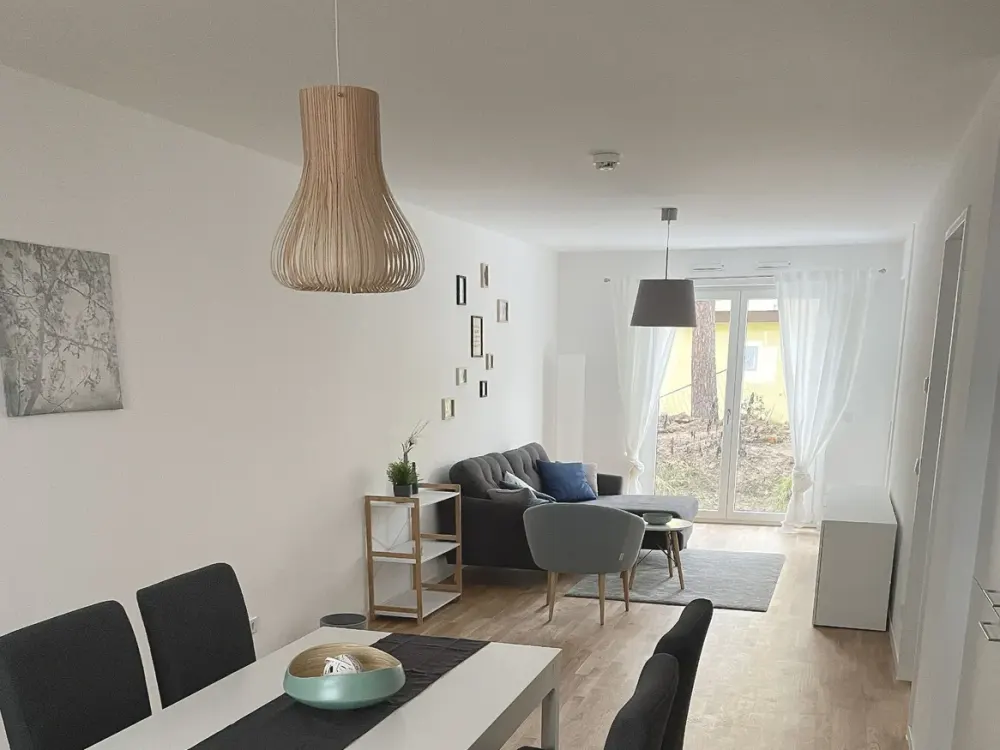Moderne 2-Zimmer-Wohnung mit Terrasse und EBK