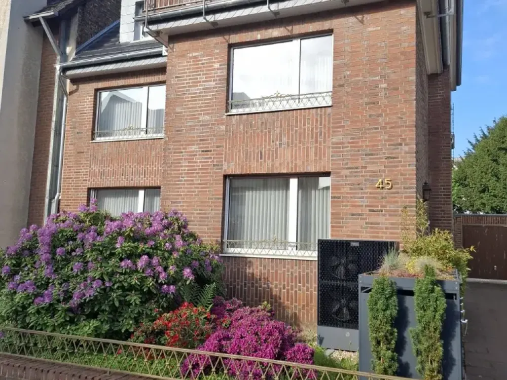 Großzügige 4-Zimmer Wohnung mit eigenem Gartenparadies in Grafenberg Nähe Aaper Wald