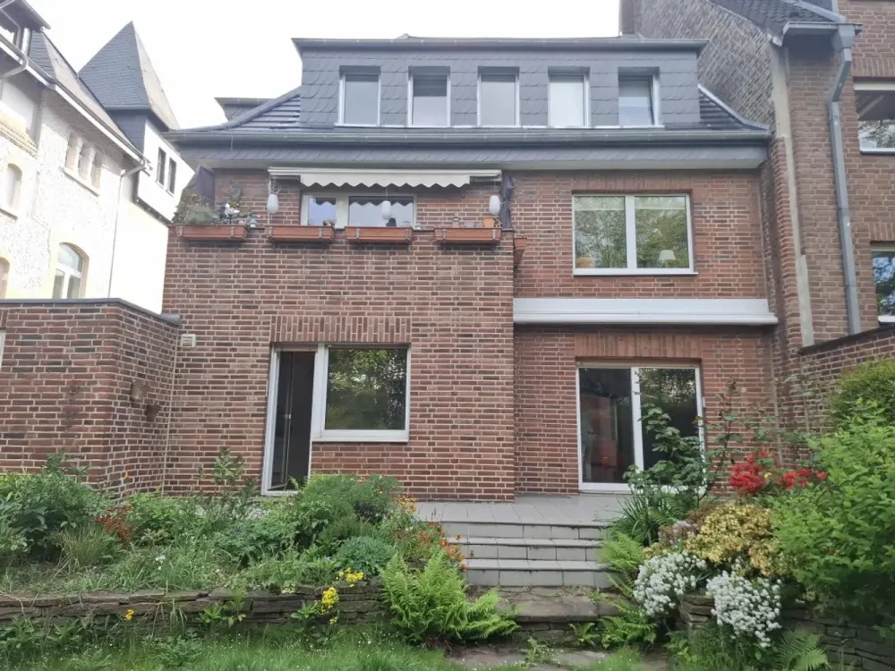 Großzügige 4-Zimmer Wohnung mit eigenem Gartenparadies in Grafenberg Nähe Aaper Wald