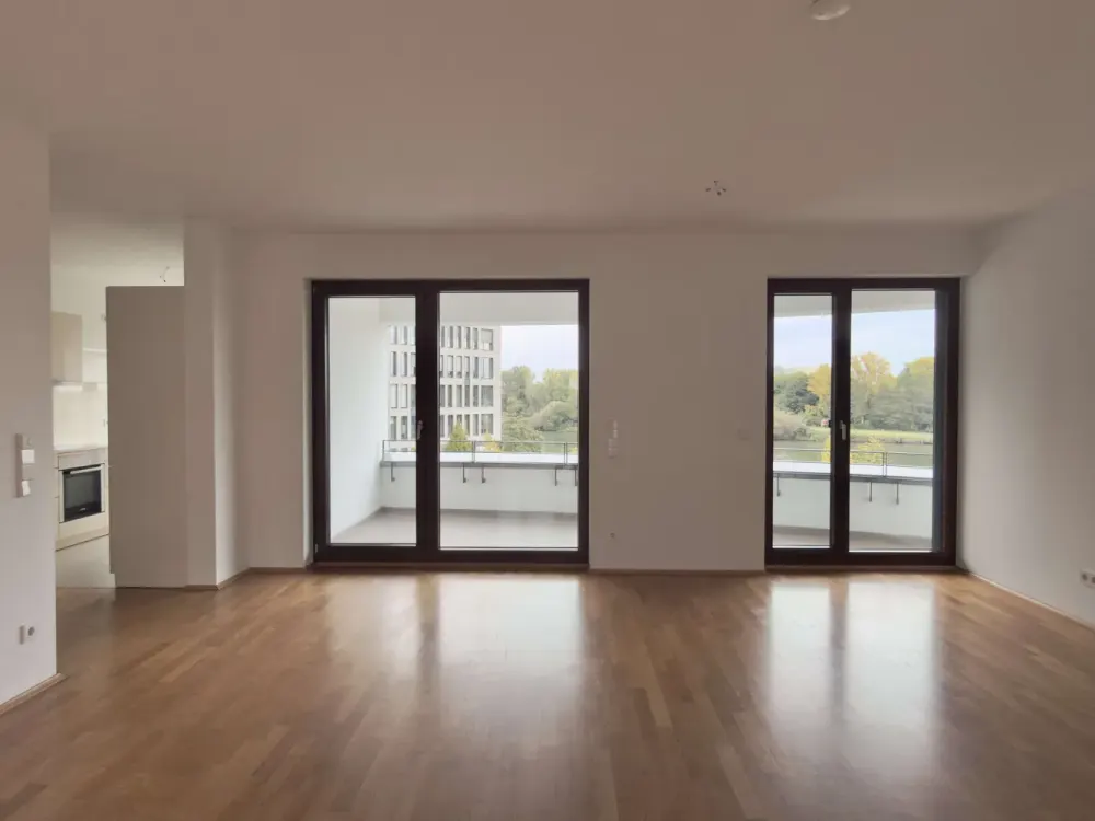 Moderne 4-Zimmerwohnung mit großer Terrasse und Loggien am Hafenplatz