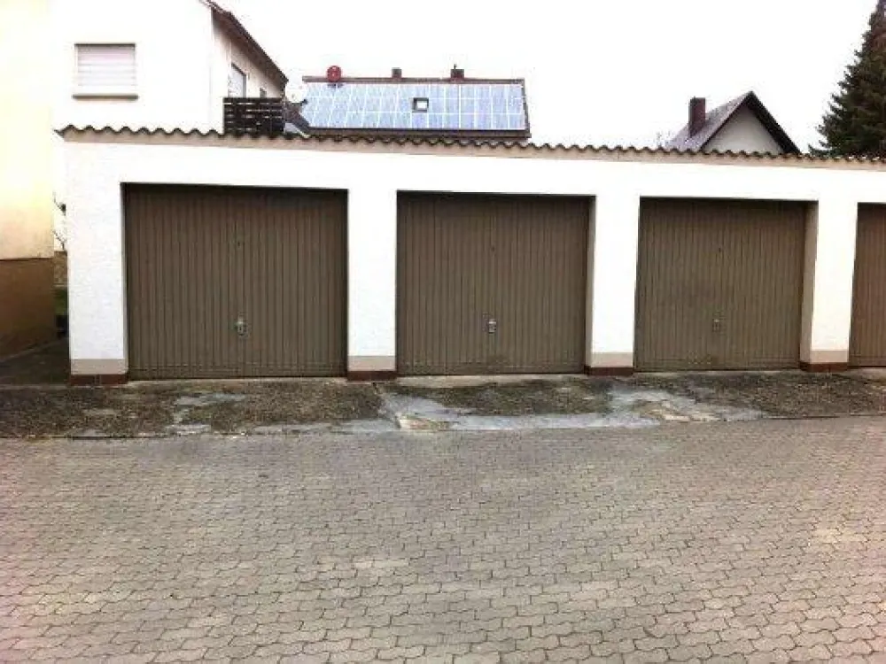 2-Zimmerwohung Fürth-Sack m. Garage, Balkon und Kellerabteil