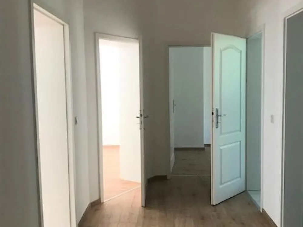 3-RW mit Terasse im EG sucht Nachmieter