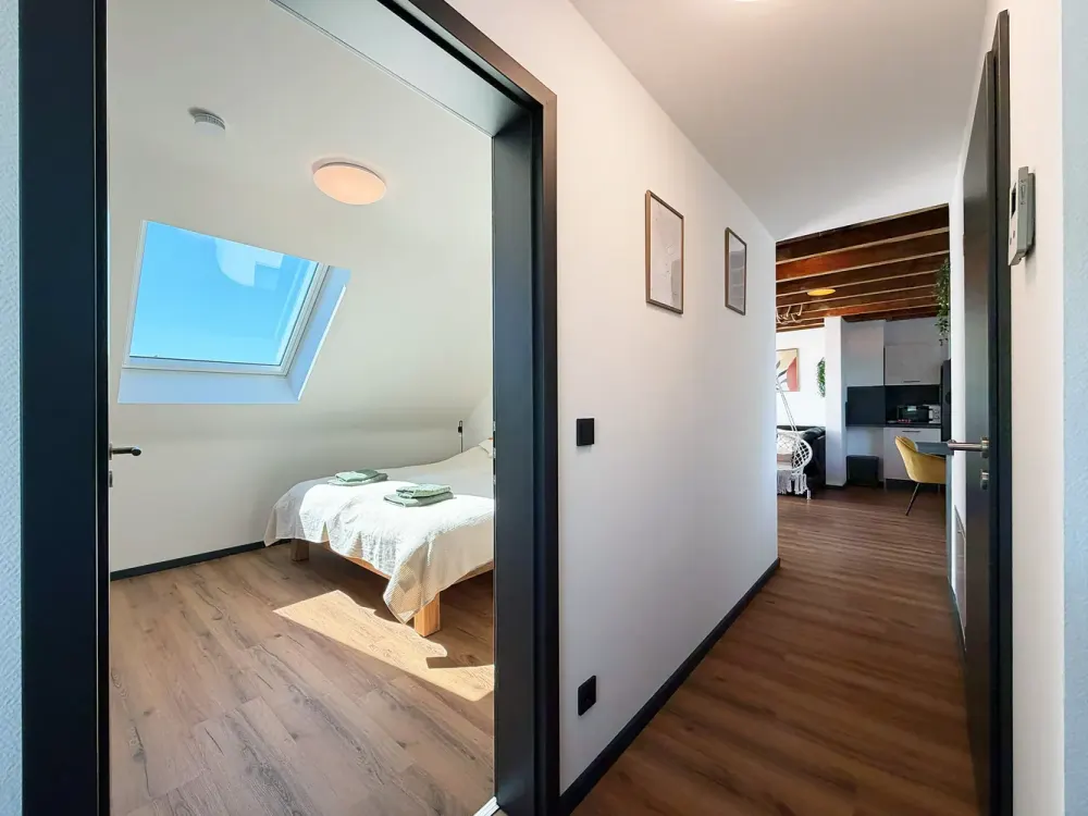 🏡 All-inclusive wohnen: sanierte & voll möblierte 2-Zimmer-Wohnung mit Balkon in Köln-Porz