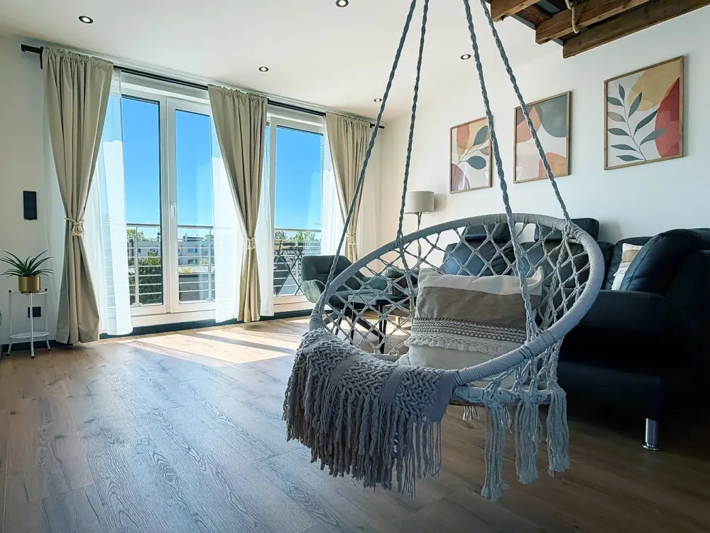 🏡 All-inclusive wohnen: sanierte & voll möblierte 2-Zimmer-Wohnung mit Balkon in Köln-Porz