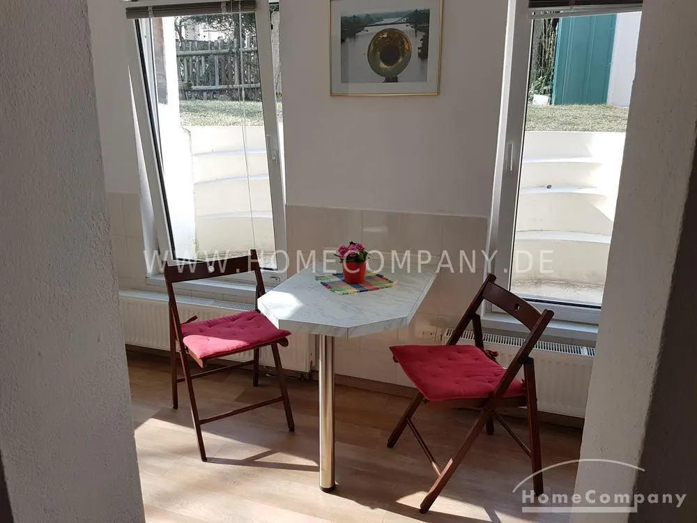12302 HomeCompany Dresden Möbliert/Furnished Studio Souterrain Apartment in Dresden-Strehlen max. 2 Personen