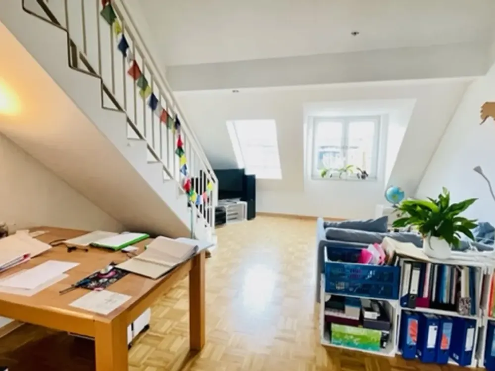 BENRATHER SCHLOßALLEE MAISIONETTE WOHNUNG MIT LOGGIA 4.OG OHNE LIFT GARAGE KÜCHENÜBERNAHME MÖGLICH