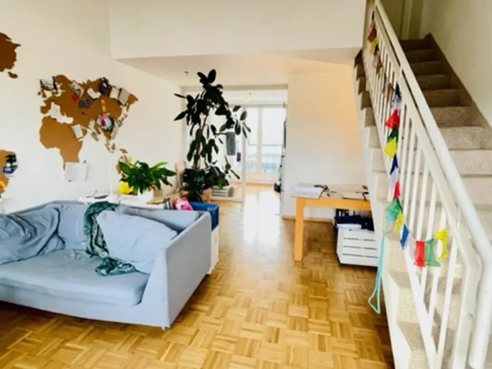 BENRATHER SCHLOßALLEE MAISIONETTE WOHNUNG MIT LOGGIA 4.OG OHNE LIFT GARAGE KÜCHENÜBERNAHME MÖGLICH