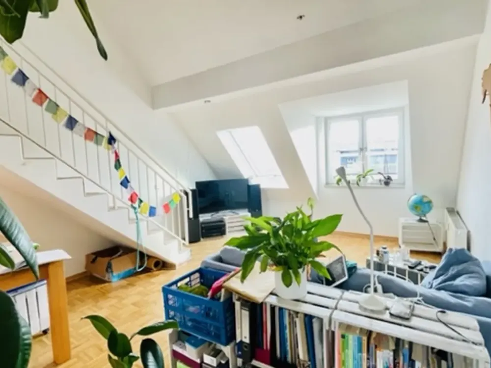 BENRATHER SCHLOßALLEE MAISIONETTE WOHNUNG MIT LOGGIA 4.OG OHNE LIFT GARAGE KÜCHENÜBERNAHME MÖGLICH