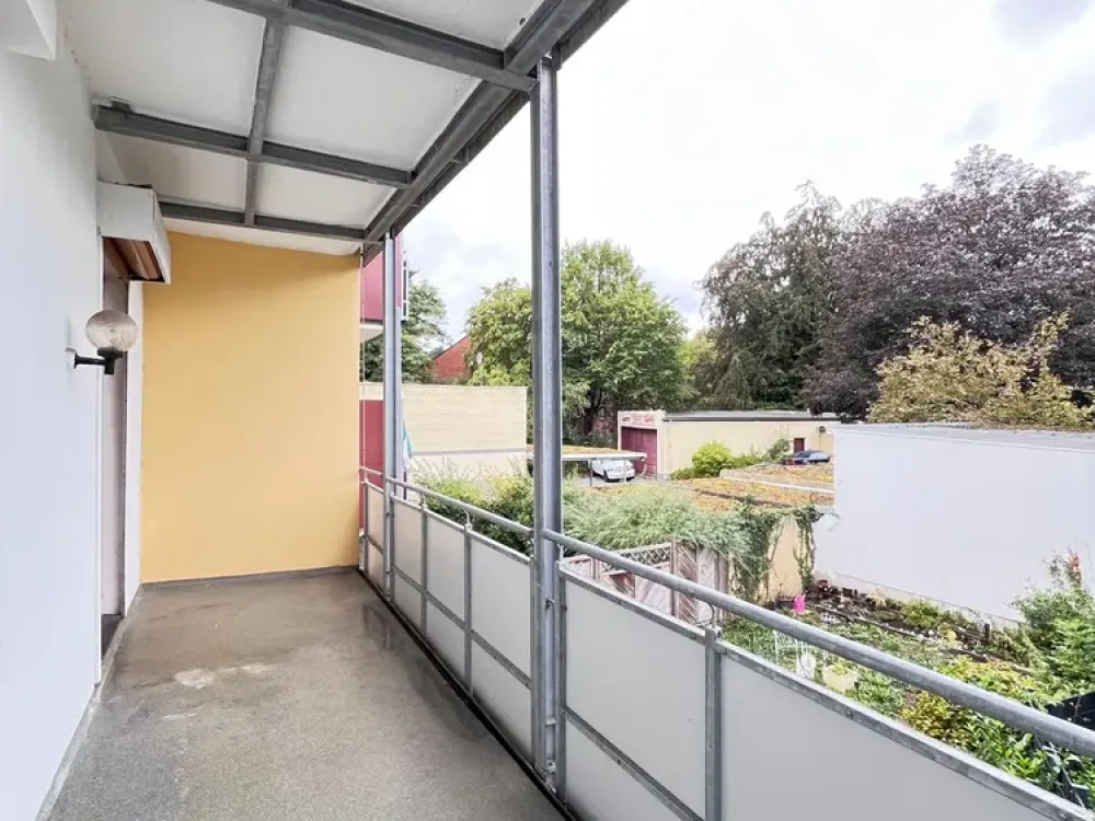 Gemütliche, helle Wohnung in gepflegtem Altbau mit großem Balkon