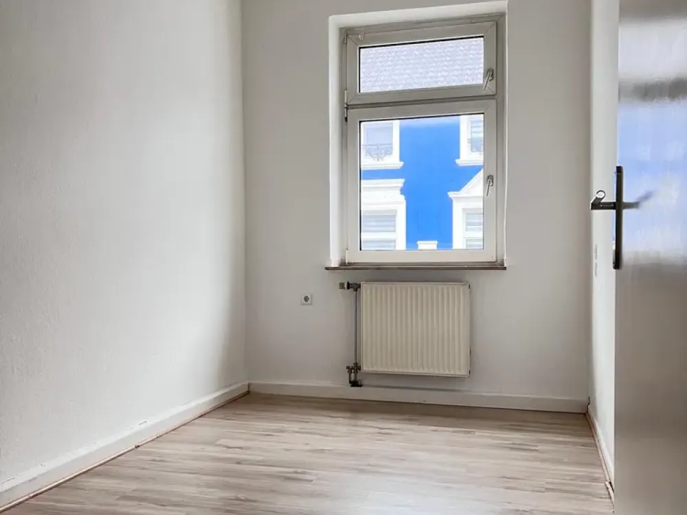 Gemütliche, helle Wohnung in gepflegtem Altbau mit großem Balkon