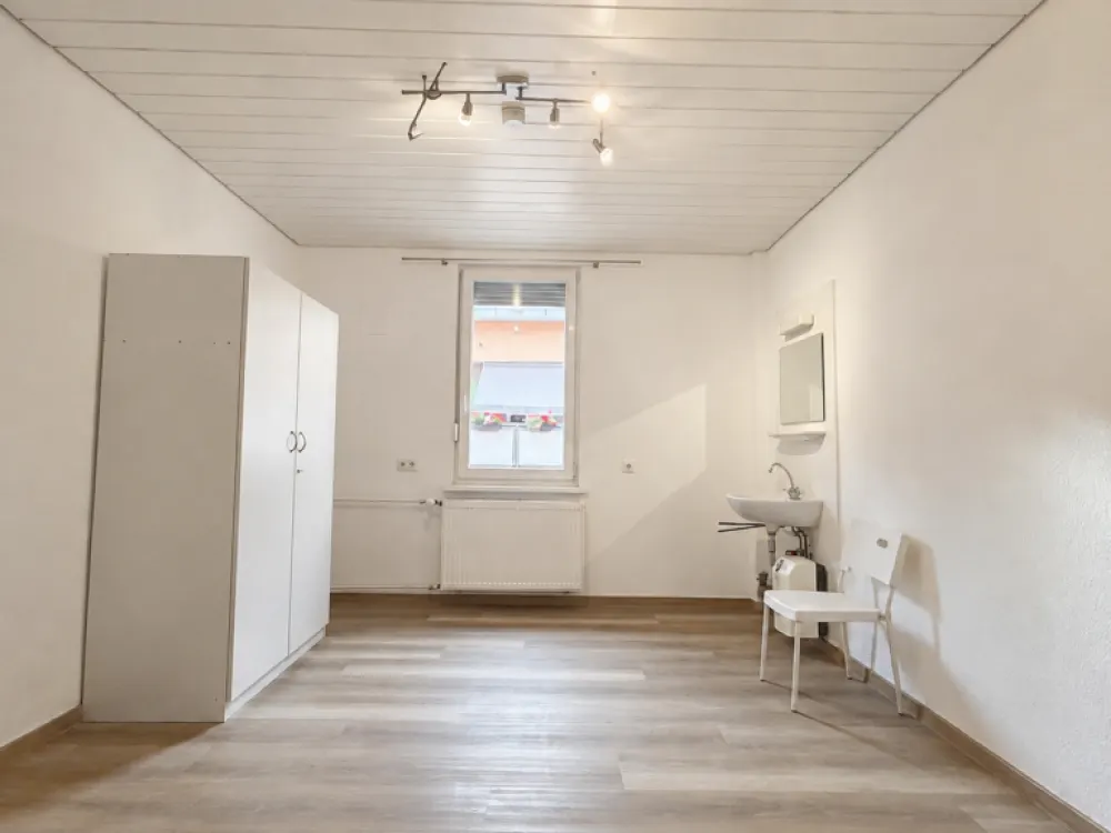 Großzügige 6- Zimmer-WG mitten in Bad Cannstatt, zentral & modern!