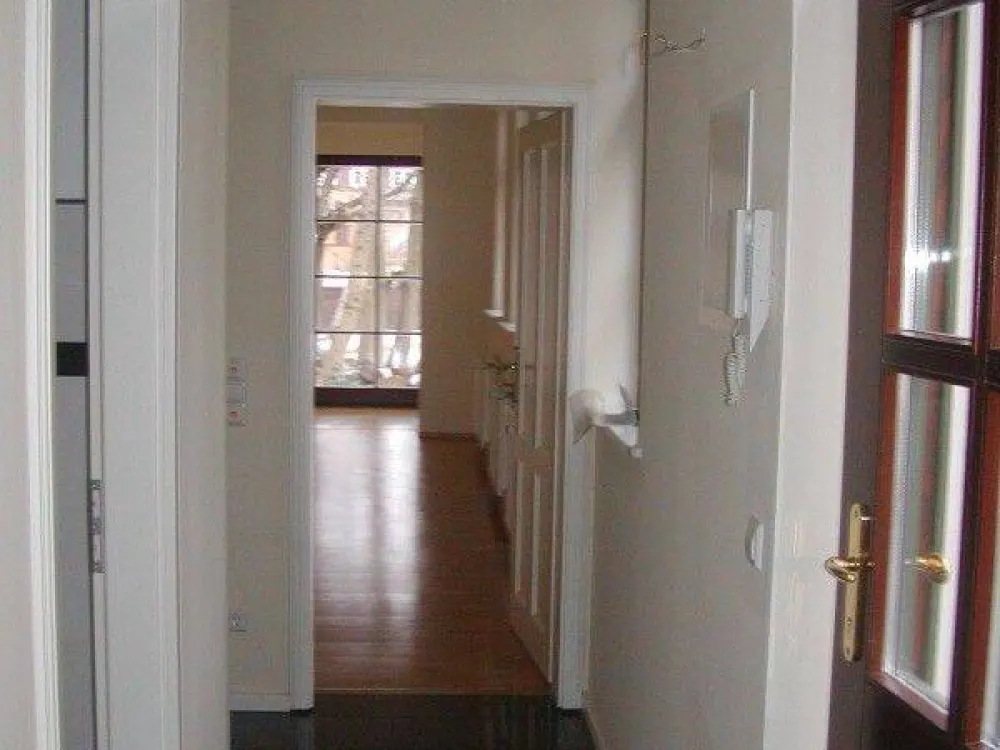 2-Zimmerwohnung im Seitengebäude mit direkt Zugang zum Karl-Heine-Kanal !