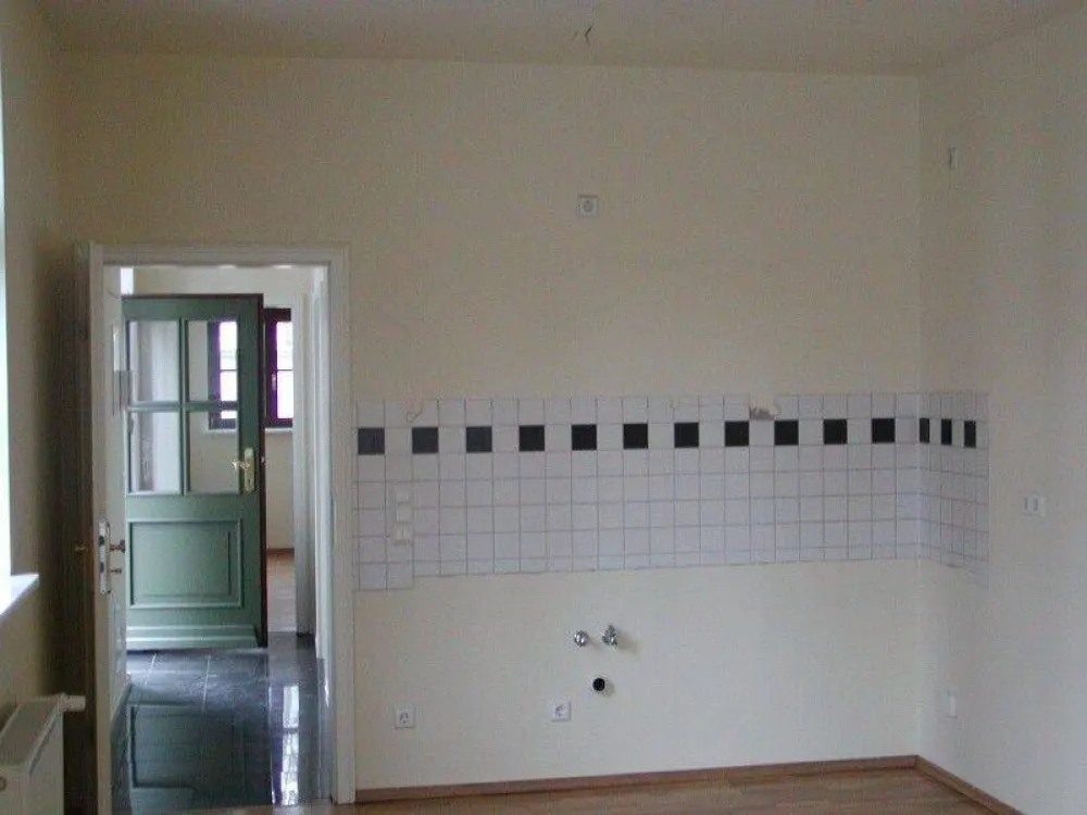 2-Zimmerwohnung im Seitengebäude mit direkt Zugang zum Karl-Heine-Kanal !