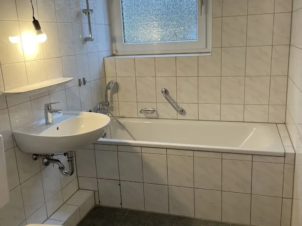 Drei Zimmer, Badewanne und Balkon - Wohnen in der Borgschenhofsiedlung in Duisburg-Friemersheim